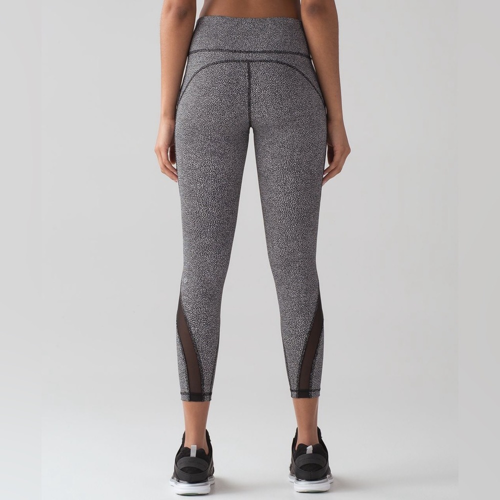 Lulu Lemon leggings size medium EUC - Picture 2 of 10